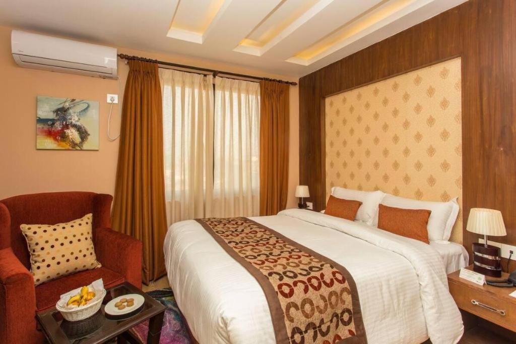 Yatri Hotel Kathmandu Exterior foto