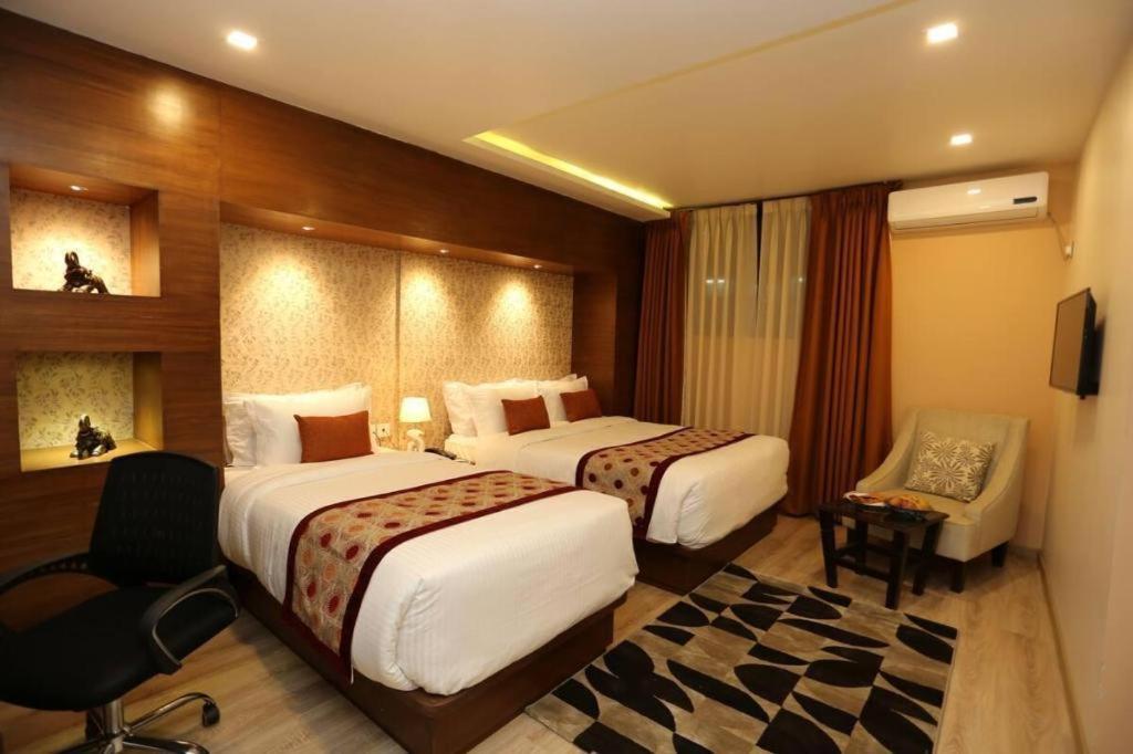 Yatri Hotel Kathmandu Exterior foto