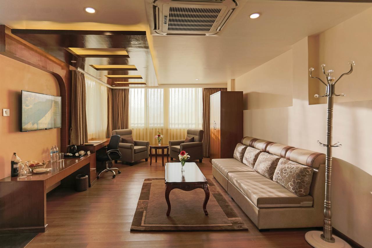 Yatri Hotel Kathmandu Exterior foto